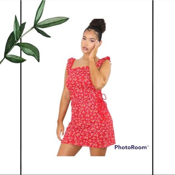 PrettyLittleThing Dresses & Skirts - Pretty Little Thing Red Ditsy Floral Print Drawstring Waist Frill Shift Dress